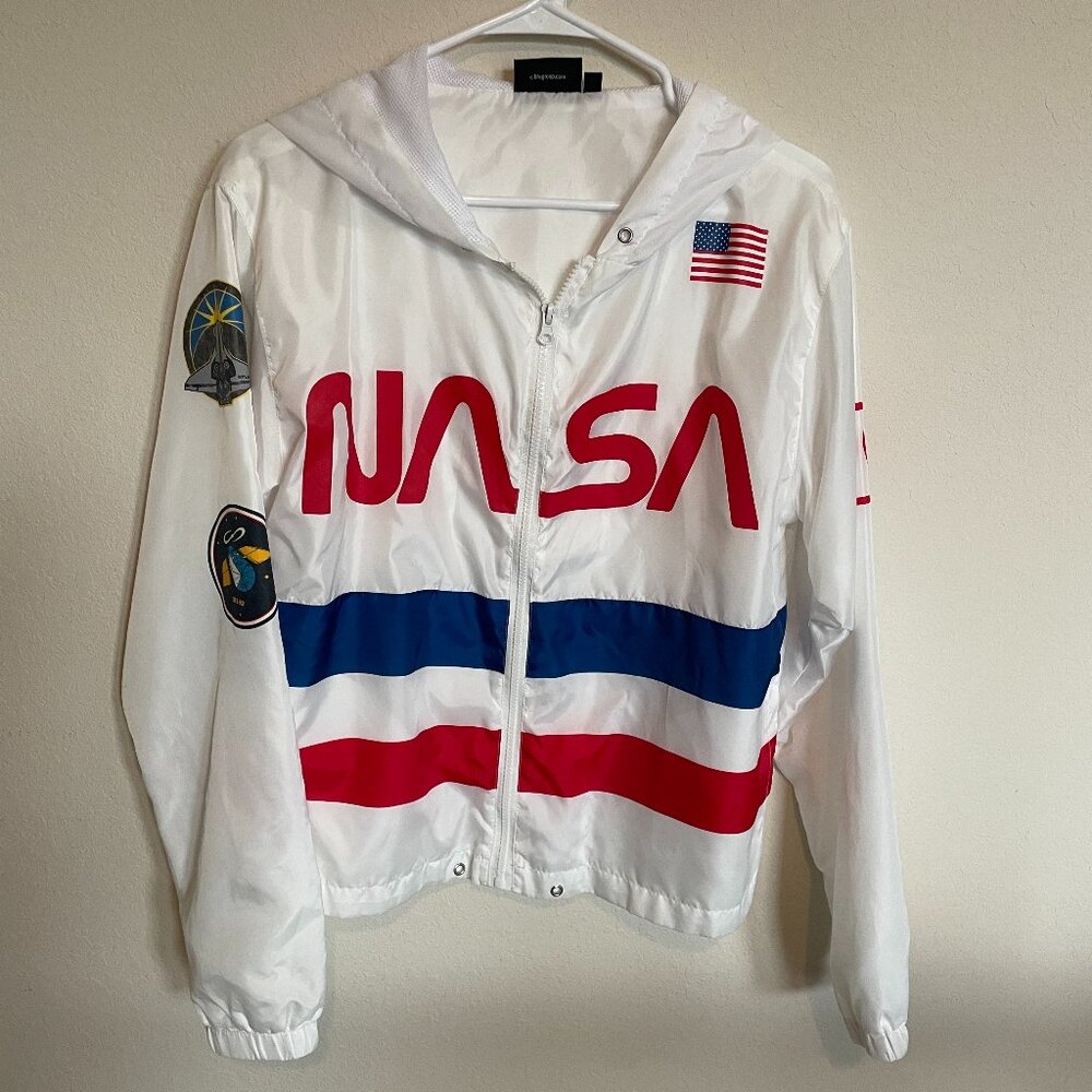 90s Style NASA White Hoodie Sweatshirt Size Medium Chemistry